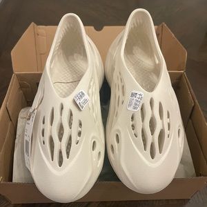 Yeezy Sand Foam Runners